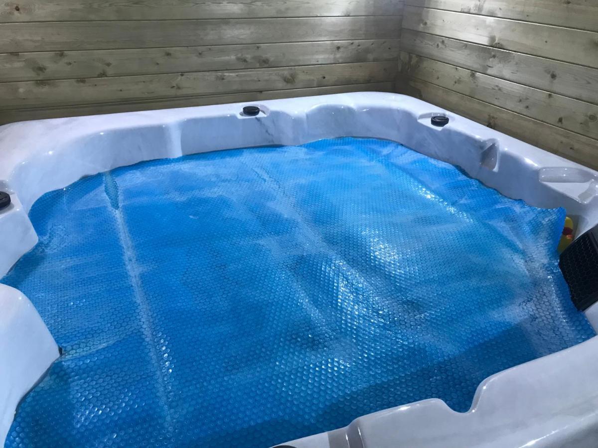 Hot Tub Hide Away Near Alton Towers Staffordshire Cheddleton Exterior photo