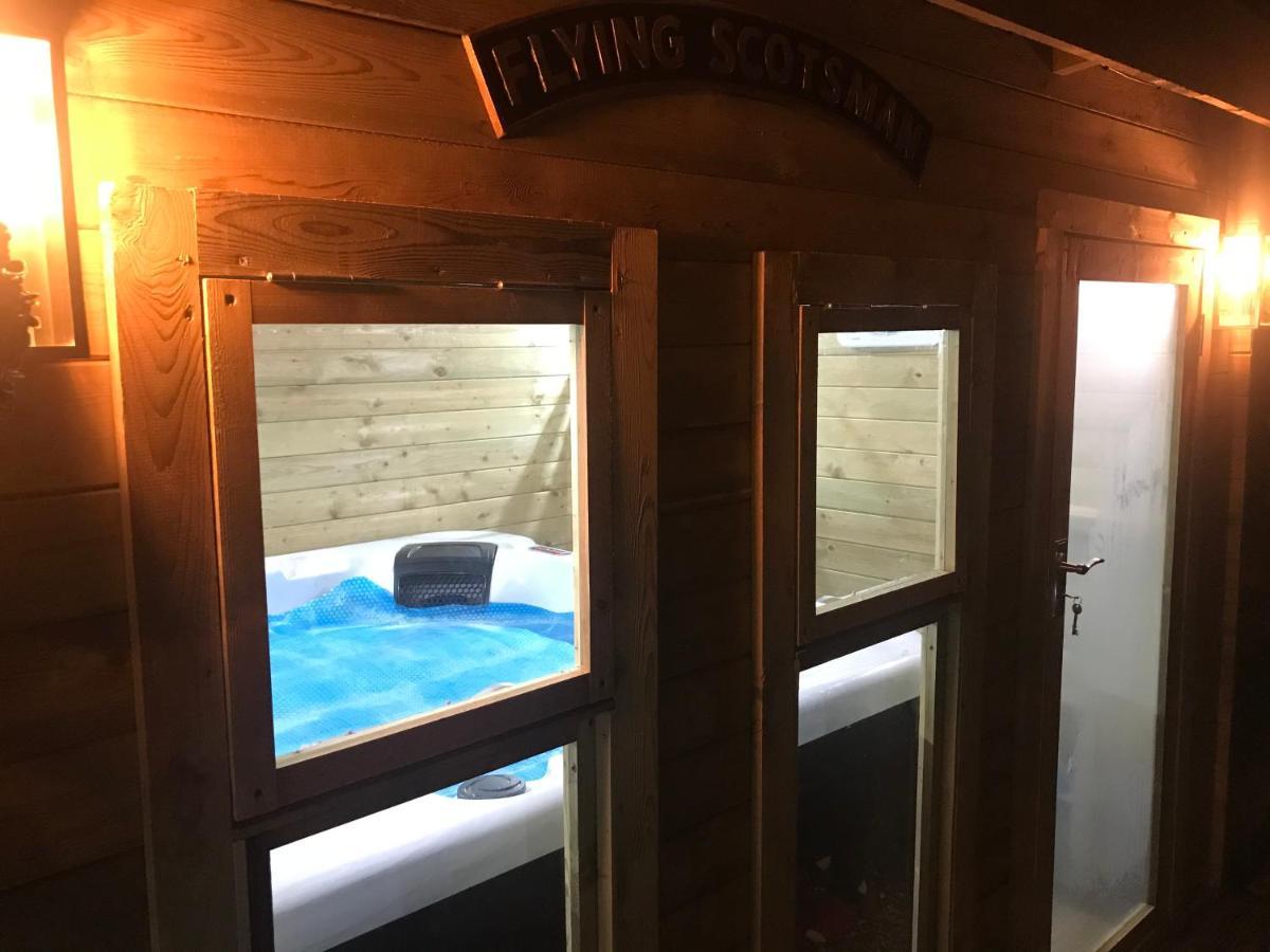 Hot Tub Hide Away Near Alton Towers Staffordshire Cheddleton Exterior photo